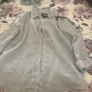 Tahiri Linnen Women’s Button Down - Size Medium